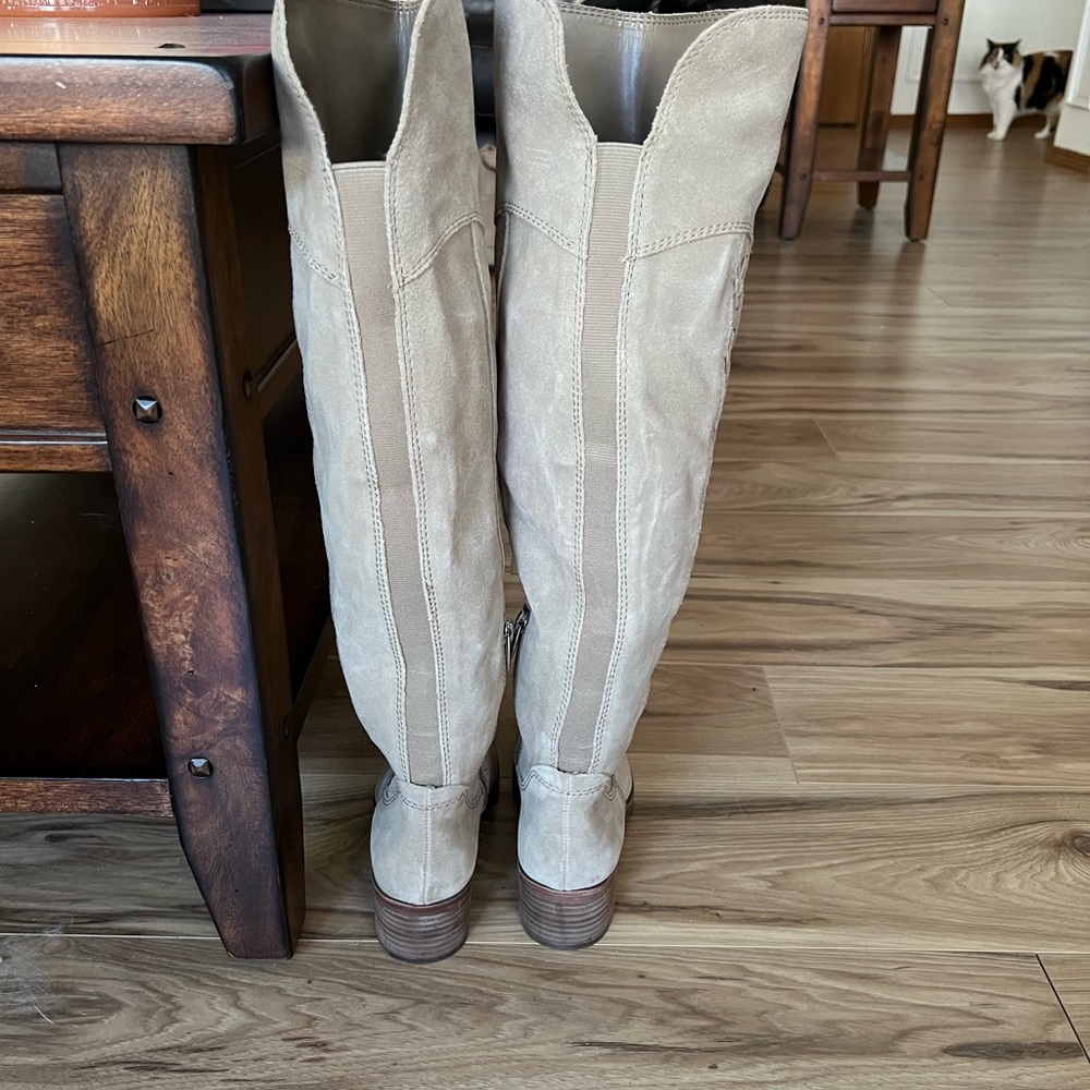 Vince Camuto boots size 6 - Picture 3 of 5
